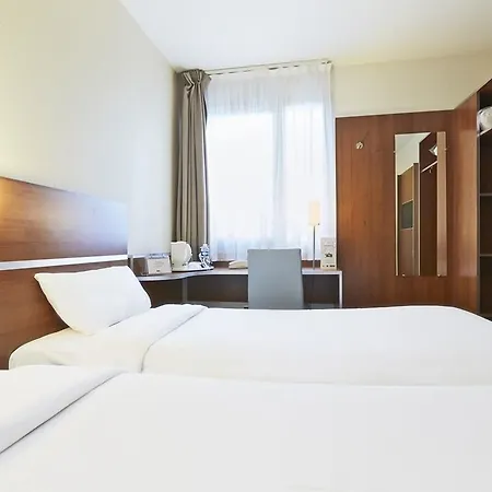 Kyriad Paris Sud - Cachan 3*