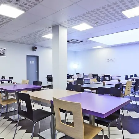 Kyriad Paris Sud - Cachan Hotel 3*
