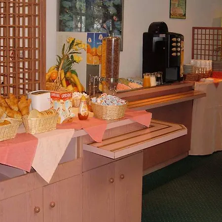 Hotel Kyriad Paris Sud - Cachan 3*
