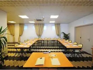 Kyriad Paris Sud - Cachan Hotel Arcueil