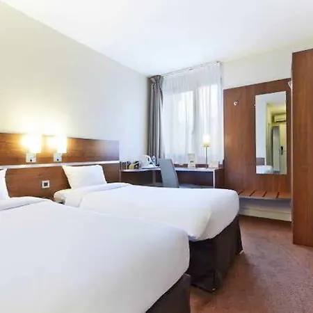 Kyriad Paris Sud - Cachan 3*