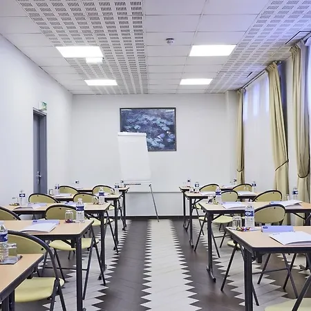 Kyriad Paris Sud - Cachan Otel