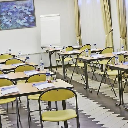Otel Kyriad Paris Sud - Cachan 3*