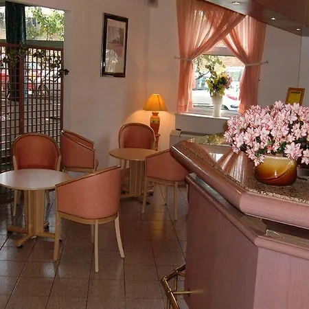 Kyriad Paris Sud - Cachan Otel Arcueil