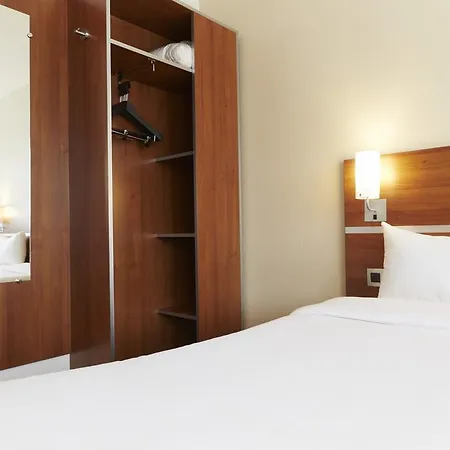 Kyriad Paris Sud - Cachan Otel
