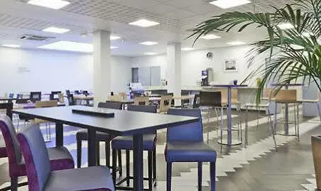 Kyriad Paris Sud - Cachan Otel Arcueil